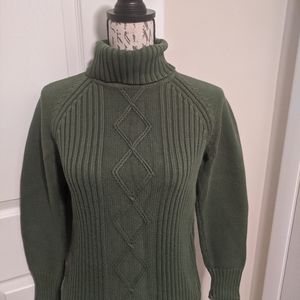 Beautiful green turtle neck sweater